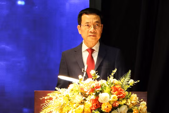 Bộ trưởng Bộ Thông tin và Truyền thông Nguyễn Mạnh Hùng