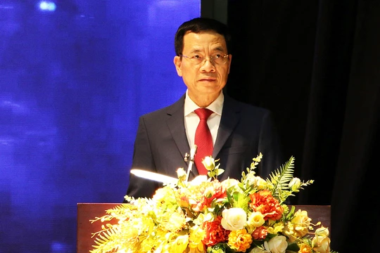 Bộ trưởng Bộ Thông tin và Truyền thông Nguyễn Mạnh Hùng