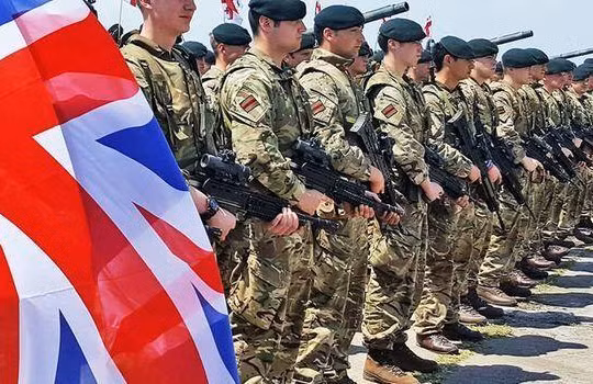 Quân đội Anh sẽ được triển khai tới Ukraine (ảnh Daily Express)