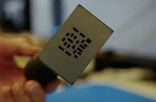 Con chip M3 của Apple trong phòng thí nghiệm của công ty ở Cupertino, California