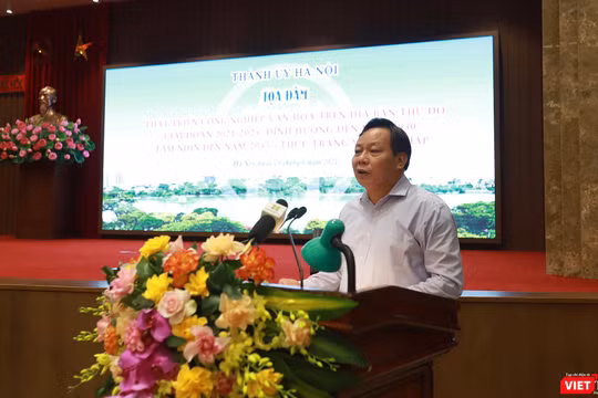 Ông Nguyễn Văn Phong, Phó Bí thư Thành ủy Hà Nội phát biểu tại tọa đàm