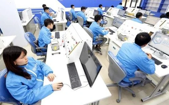 Việt Nam có nguồn nhân lực trong độ tuổi lao động dồi dào, cần được trang bị kiến thức và kỹ năng số