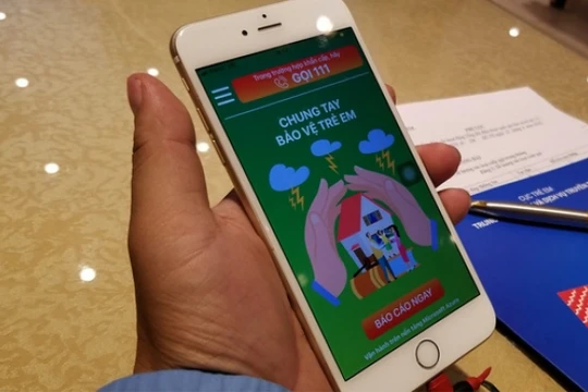 Người dùng có thể báo cáo các trường hợp không an toàn với trẻ em qua ứng dụng trên điện thoại thông minh