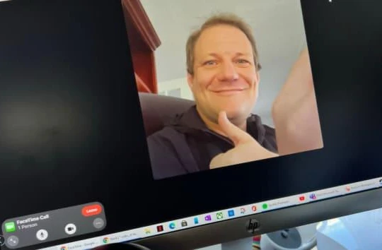 Cuộc gọi FaceTime trên máy tính Windows (Ảnh: CNBC)