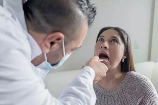 Các nhà khoa học đã nhận thấy 3 triệu chứng mới của bệnh nhân Covid-19 (ảnh: Times of India)