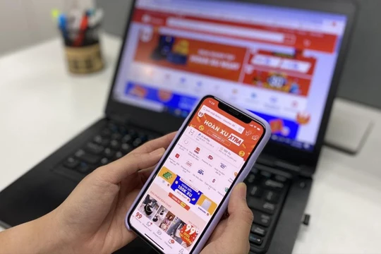 Người tiêu dùng Việt bắt đầu có thói quen mua sắm hàng hóa cao cấp trên các sàn thương mại điện tử
