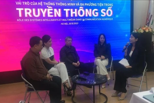 Các diễn giả trong phần giao lưu của hội thảo