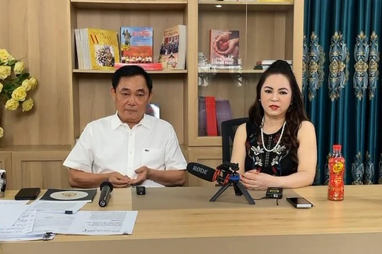 ông Dũng và bà Hằng xuất hiện trong buổi livestream ngày 30/5