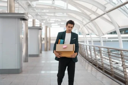 Làn sóng sa thải nhân viên vì AI lan rộng