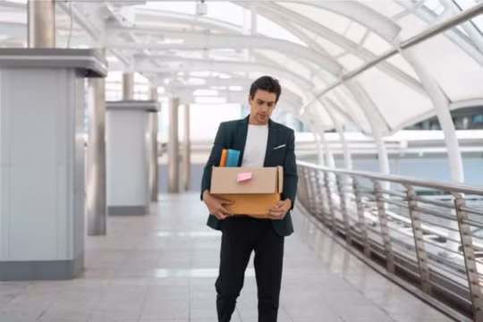 Làn sóng sa thải nhân viên vì AI lan rộng