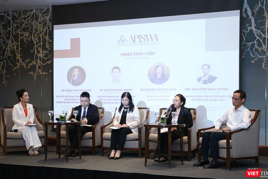 Các diễn giả tham gia tọa đàm xây dựng văn hóa uống có trách nhiệm