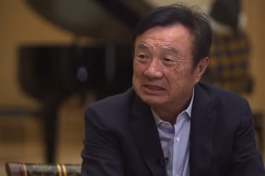 Ông Nhậm Chính Phi trả lời truyền thông Mỹ (Ảnh: CNN)