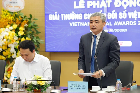 ông Nguyễn Minh Hồng - Chủ tịch Hội Truyền thông số Việt Nam, Trưởng ban Tổ chức Giải thưởng VDA 2021 phát biểu tại lễ phát động Giải thưởng tại Hà Nội ngày 30/3/2021