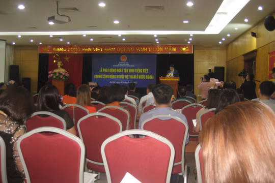 Ông Phạm Quang Hiệu – Thứ trưởng Bộ Ngoại giao, Chủ nhiệm Uỷ ban Nhà nước về người Việt Nam ở nước ngoài phát động buổi lễ