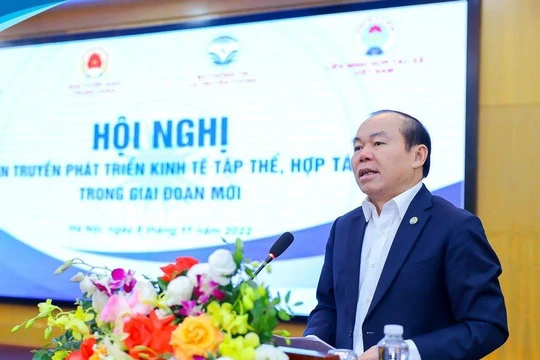 Ông Nguyễn Ngọc Bảo - Chủ tịch Liên minh Hợp tác xã Việt Nam phát biểu tại hội nghị