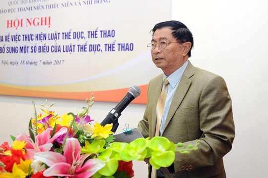 GS TS Dương Nghiệp Chí tại một hội thảo khoa học về TDTT. Ảnh ST