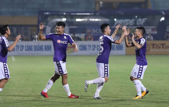 Trong các lĩnh vực thể thao ở Việt Nam, chỉ có bóng đá là được đầu tư nhiều tiền cũng những khoản tài trợ lớn. Ảnh ST