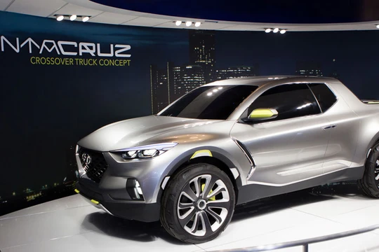 Phiên bản ý tưởng của Santa Cruz từng xuất hiện trước công chúng vào năm 2015, sau đó biệt tăm