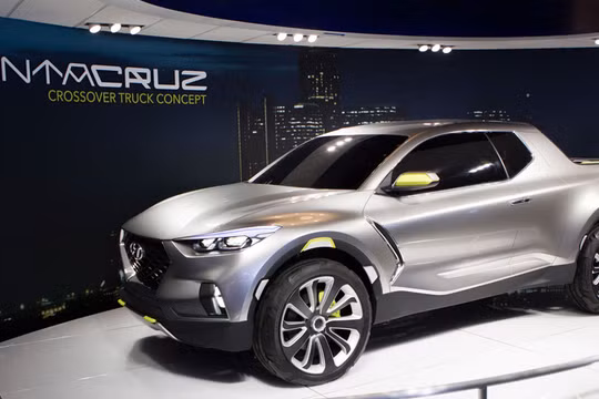 Phiên bản ý tưởng của Santa Cruz từng xuất hiện trước công chúng vào năm 2015, sau đó biệt tăm