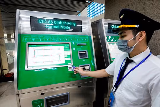 Sang năm 2024, thẻ vé tháng đi tàu điện trên cao cũng có thể sử dụng với xe buýt