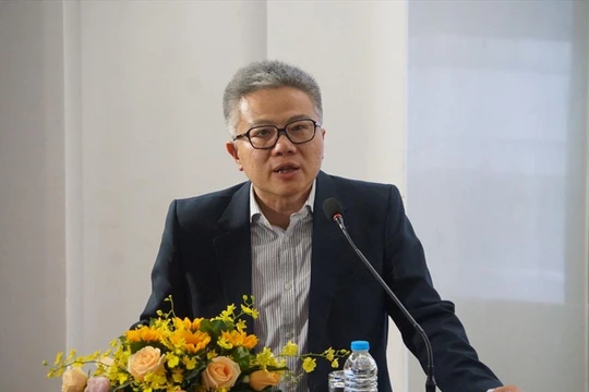 Giáo sư Ngô Bảo Châu là một trí thức điển hình đã định cư ở nước ngoài nhưng rất có trách nhiệm với giáo dục và khoa học nước nhà