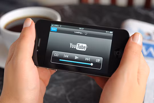 Việt Nam đang dẫn đầu xu hướng xem video trực tuyến tại khu vực Đông Nam Á, với 92% người được hỏi nói rằng họ xem video trực tuyến hàng tuần.