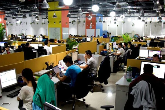 Tổng doanh thu năm 2015 của các doanh nghiệp CNTT trong Top 50 DN CNTT hàng đầu Việt Nam đã đạt gần 28.000 tỷ đồng, chiếm 35,3% doanh thu toàn ngành phần mềm và nội dung số trong nước.