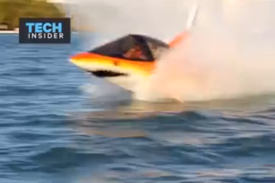 Những tàu cá này có thể di chuyển bên dưới mặt nước ở vận tốc 40 km/h.