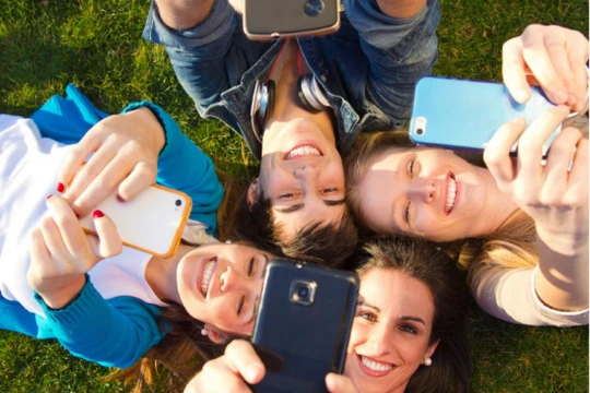 Bức ảnh được in ra có trường màu trải dài, độ sắc nét cao và khả năng phơi sáng tốt.