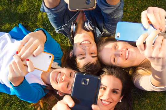 Bức ảnh được in ra có trường màu trải dài, độ sắc nét cao và khả năng phơi sáng tốt.