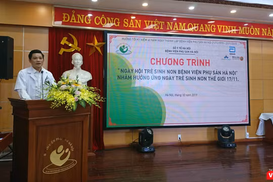 PGS. TS. Nguyễn Duy Ánh – Giám đốc Bệnh viện Phụ sản Hà Nội phát biểu khai mạc chương trình. Ảnh: Minh Thúy