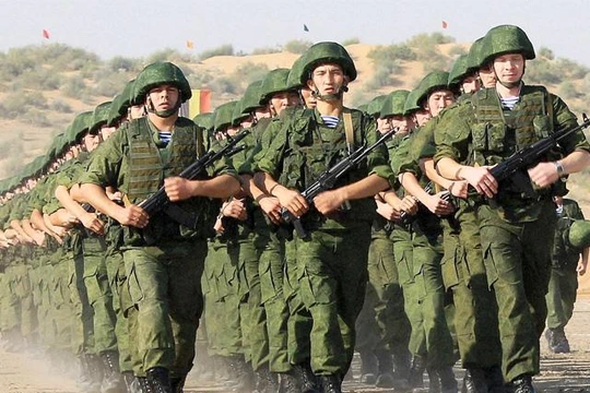 Binh sĩ Nga tham gia huấn luyện quân sự. Ảnh economictimes.indiatimes.com