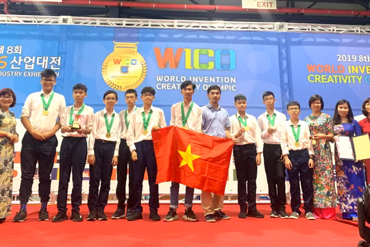 Đoàn Việt Nam dự thi Olympic Phát minh và Sáng chế thế giới (WICO) 2019 - Ảnh: Cổng thông tin điện tử Ngành GD&ĐT Hà Nội. 