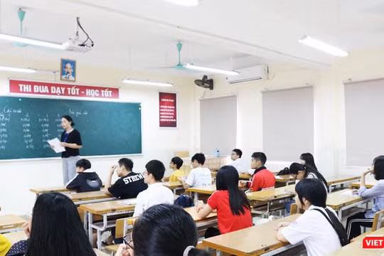 Học sinh trong giờ học