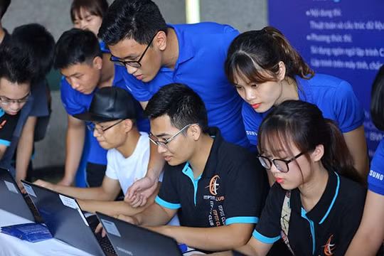 Các thí sinh tham sự cuộc thi 