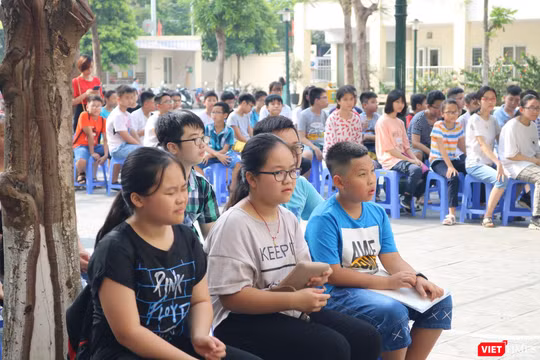 Học sinh tại trường THCS Dịch Vọng. Ảnh: Minh Thúy