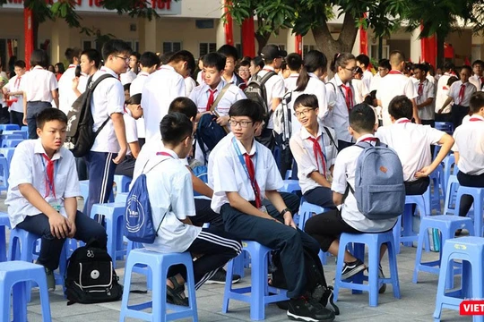 Học sinh tham gia hoạt động ngoài trời. Ảnh: Minh Thúy