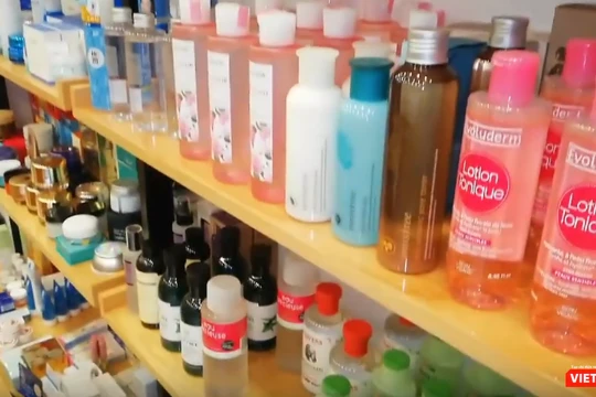 Mỹ phẩm được bày bán trên thị trường 