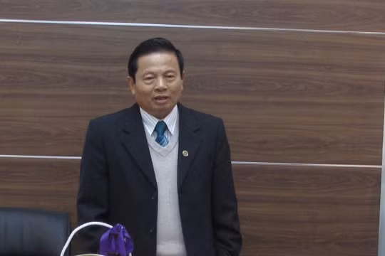 Chủ tịch Lê Doãn Hợp làm việc và trao đổi với tập thể lãnh đạo, cán bộ, phóng viên, biên tập viên VietTimes tại phòng họp, trụ sở mới. (Ảnh: VietTimes)