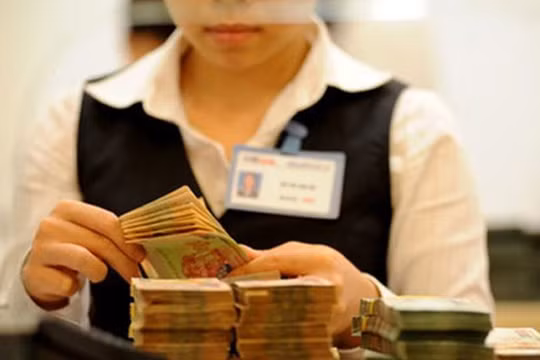 Bơm ròng 35 nghìn tỷ đồng qua OMO, thanh khoản hệ thống vẫn chịu áp lực.