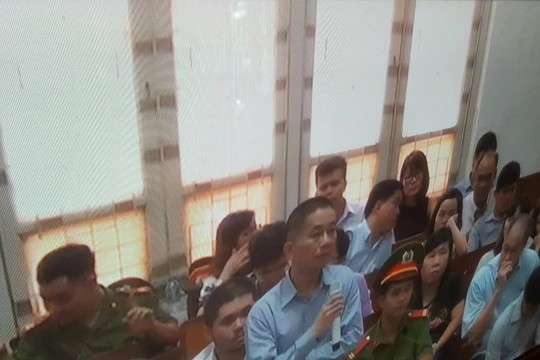 Nguyên Kế toán trưởng PVN Ninh Văn Quỳnh đã khai nhận chuyện nhận tiền từ Nguyễn Xuân Sơn. (Ảnh: T.Th)