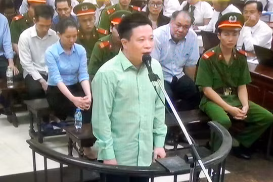 Bị cáo Hà Văn Thắm trong phiên xét xử chiều 29/08.