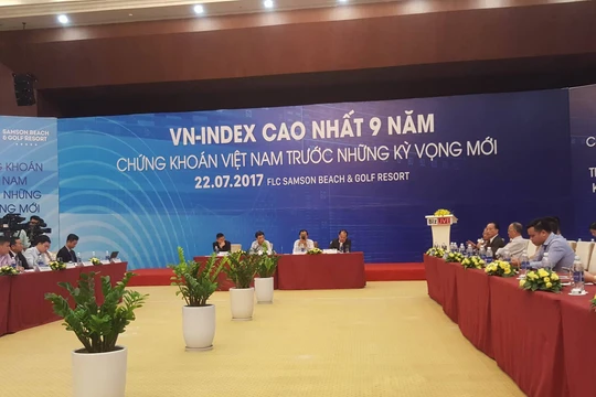 “Vn-Index cao nhất 9 năm: Chứng khoán Việt Nam trước kỳ vọng mới” là chủ đề của hội thảo này. (Ảnh: X.T)