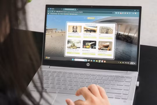 Không gian ảo Bảo tàng Lịch sử Quân sự Việt Nam quá chân thực, khách tham quan thích thú trải nghiệm