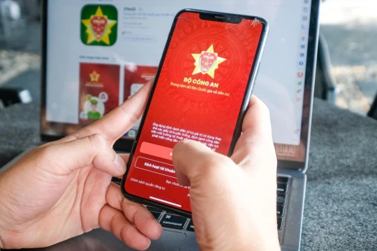 Chữ ký số có 2 lớp mã khóa, đảm bảo tính bảo mật và không bị đánh cắp thông tin bởi hacker.