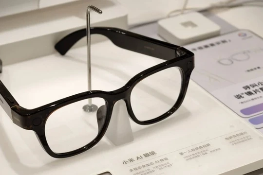 Kính thông minh hỗ trợ AI của Xiaomi. Ảnh: SCMP/