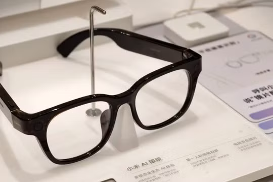 Kính thông minh hỗ trợ AI của Xiaomi. Ảnh: SCMP/