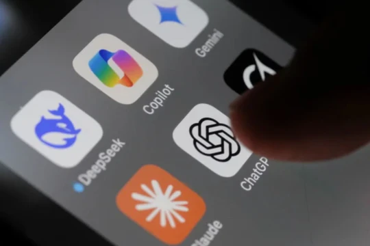 Những điều không nên hỏi ChatGPT. Ảnh: BGR.