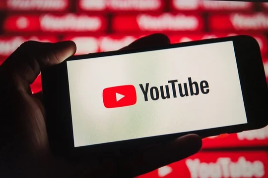 YouTube cho phép người dùng tùy chỉnh trang chủ bằng cách trò chuyện với AI