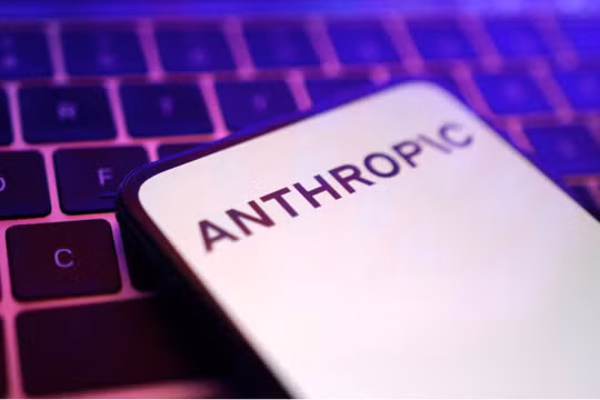 Anthorpic sẽ sớm hợp tác cùng Microsoft. Ảnh: Reuters.